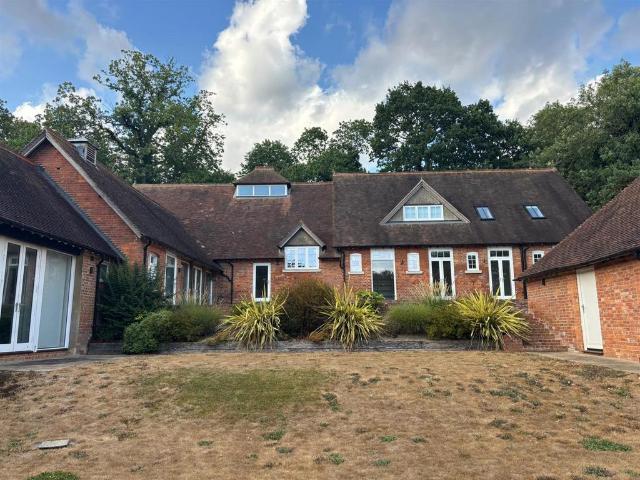 The Linton Park Estate, Maidstone ME17 6 bed house to rent £5,000 pcm £1,154 pw