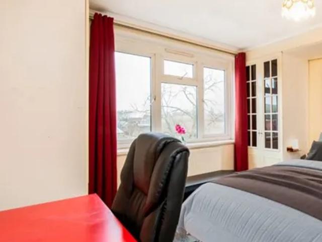 The Lloyd Williamson School Foundation, 12 Telford Road, London, W10 5SH, United Kingdom | Room for rent #115104597 | Rentberry