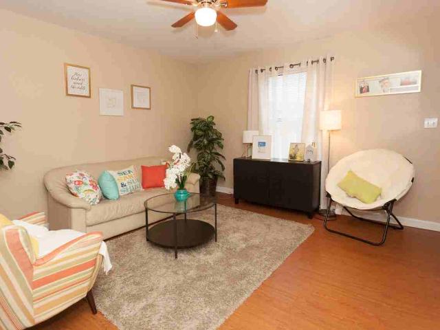 The Lux Townhomes 2 Bedroom Home for Rent at 2901 Lakeheath Dr, Louisville, KY 40213 Newburg