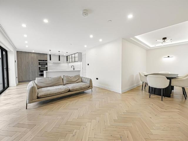 The Luxley, Golders Green NW11, 2 bed flat to rent, £4,996 pcm | PrimeLocation