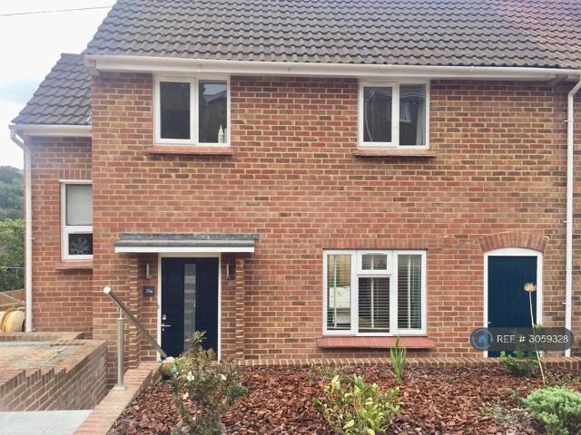 The Lynchets, Lewes, BN7 3 bed semi detached house to rent £1,700 pcm £392 pw