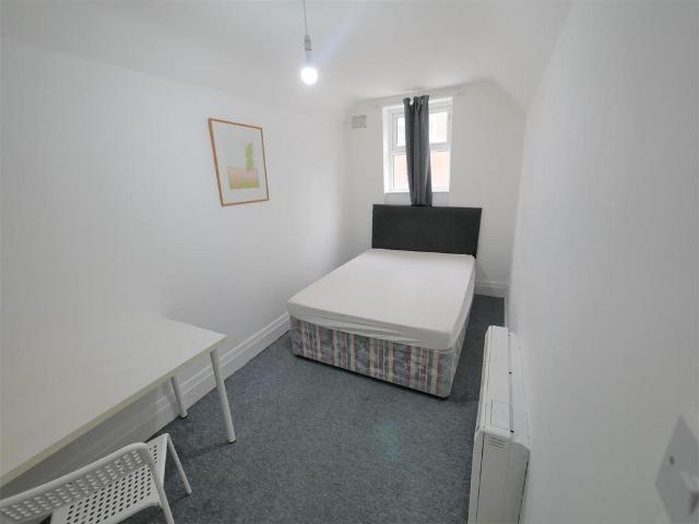 The Mount, Bournemouth, BH1 6 bed house share to rent £595 pcm £137 pw