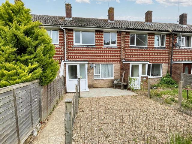 The Mount, Hailsham BN27 3 bed terraced house to rent £1,300 pcm £300 pw