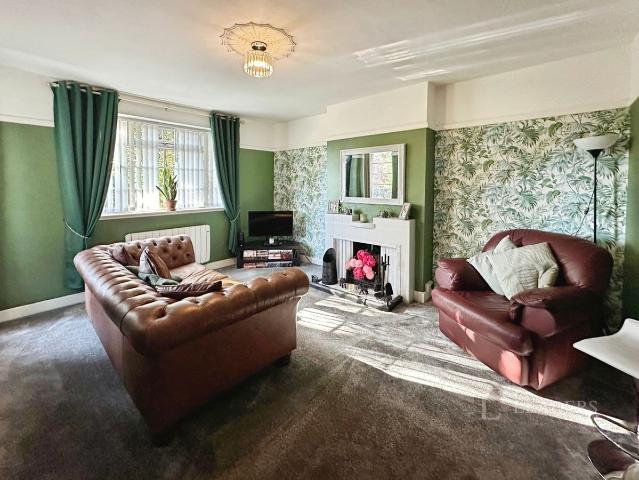 The Mount, New Bedford Road, Luton, Bedfordshire LU3, 2 bed flat to rent, £1,400 pcm | PrimeLocation