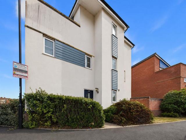 The Moorings, Coventry CV1, 3 bed property to rent, £1,400 pcm | PrimeLocation