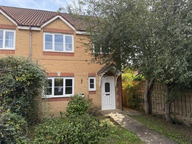 The Moorings, Cowes, Isle Of Wight, PO31 3 bed terraced house to rent £1,100 pcm £254 pw