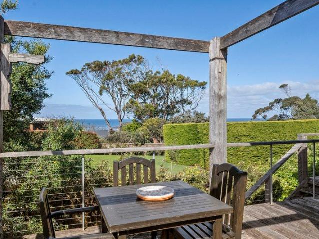 'The Moorings' An alluring blend of space, grace, spectacular gardens and mesmerising ocean views