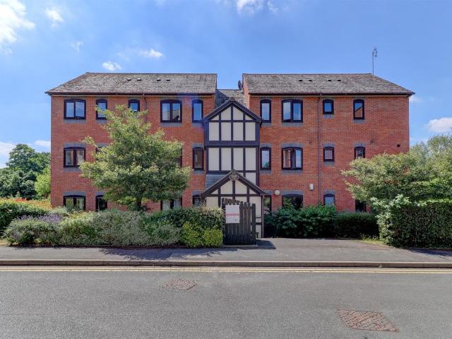 The Moorings, Leamington Spa CV31, 2 bed flat to rent, £1,250 pcm | PrimeLocation