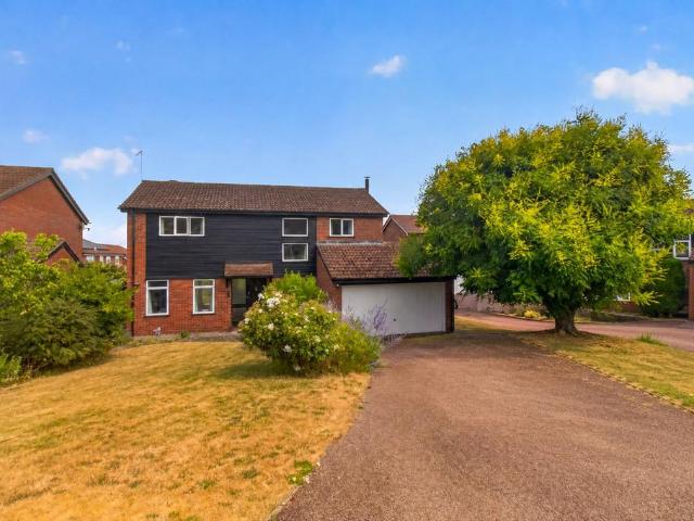 The Moorlands, Malvern WR14 4 bed detached house to rent £1,995 pcm £460 pw