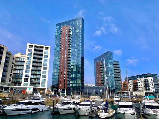 The Moresby Tower, Southampton SO14 2 bed apartment to rent £1,850 pcm £427 pw