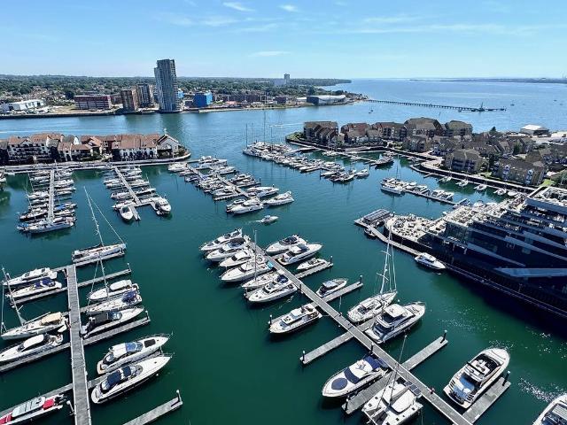 The Moresby Tower, Southampton SO14 3 bed apartment to rent £3,000 pcm £692 pw