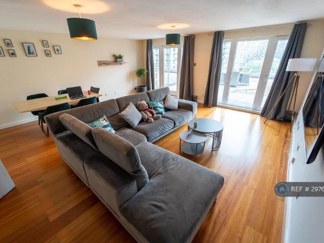 The Mailbox, Birmingham, B1 3 bed penthouse to rent £3,000 pcm £692 pw