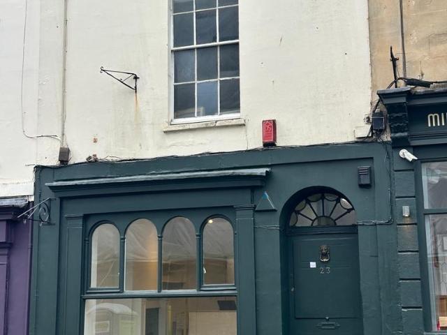 The Mall, Bristol BS8 6 bed flat to rent £4,530 pcm £1,045 pw