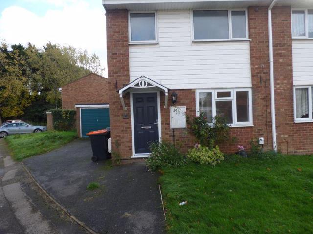 The Mall, Dunstable 3 bed terraced house to rent £1,450 pcm £335 pw