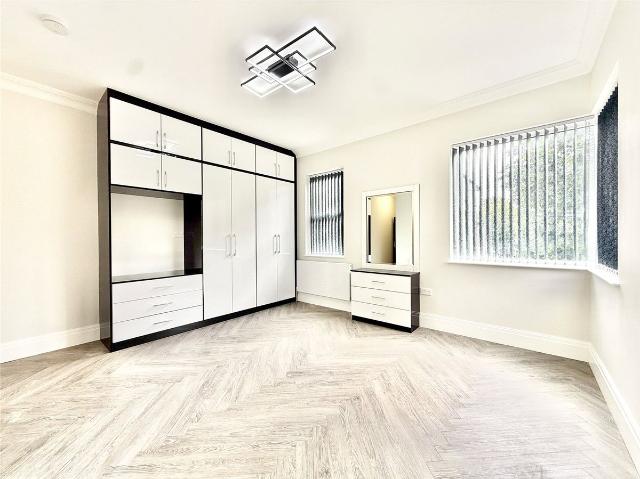 The Mall, Ealing Broadway, London W5, 2 bed flat to rent, £2,500 pcm | PrimeLocation