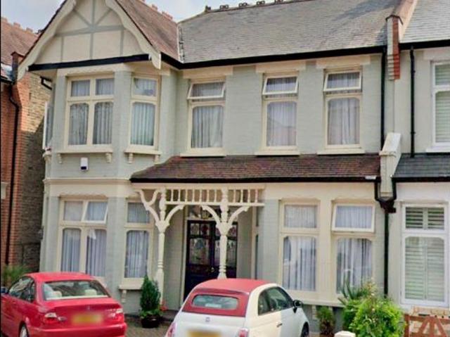 The Mall, London N14, 4 bed shared accommodation to rent, £950 pcm | PrimeLocation