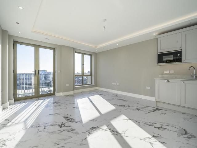 The Mall Ealing W5 1 bed apartment to rent £1,950 pcm £450 pw