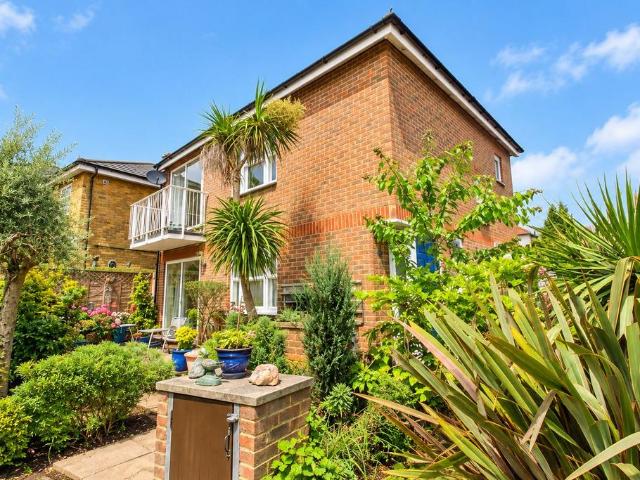 The Maltings, Church Street. 1 bed maisonette to rent £1,400 pcm £323 pw
