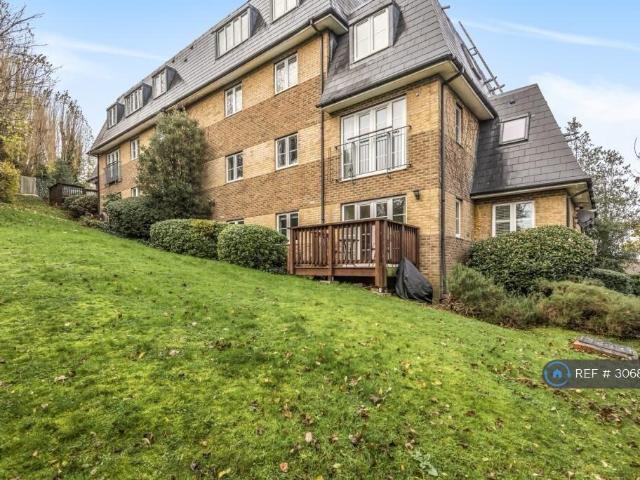 The Manor, London, SE23 2 bed flat to rent £2,000 pcm £462 pw