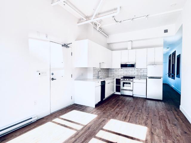 The Mansion 1 Bedroom + Den 1 Bath Apartment for Rent