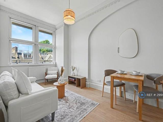 The Mansions, London, SW5 1 bed flat to rent £2,704 pcm £624 pw