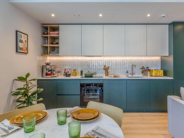 The Maple, 10 Aviator Drive, London, NW2 3 bed flat to rent £4,000 pcm £923 pw