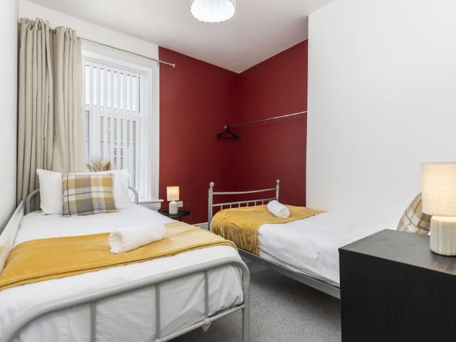 The Maple Haven – Spacious 3BR w/FREE Parking
