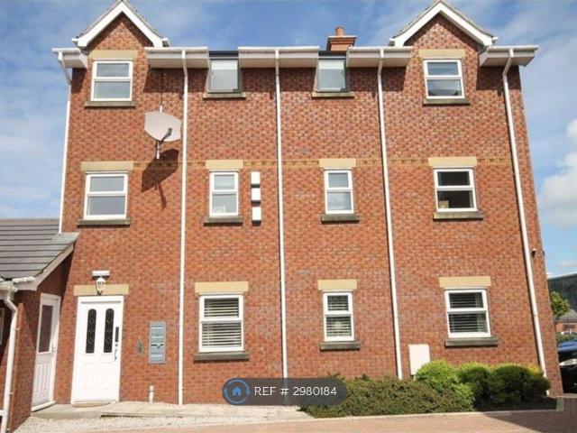 The Mariners, Lytham FY8, 2 bed flat to rent, £1,250 pcm | PrimeLocation