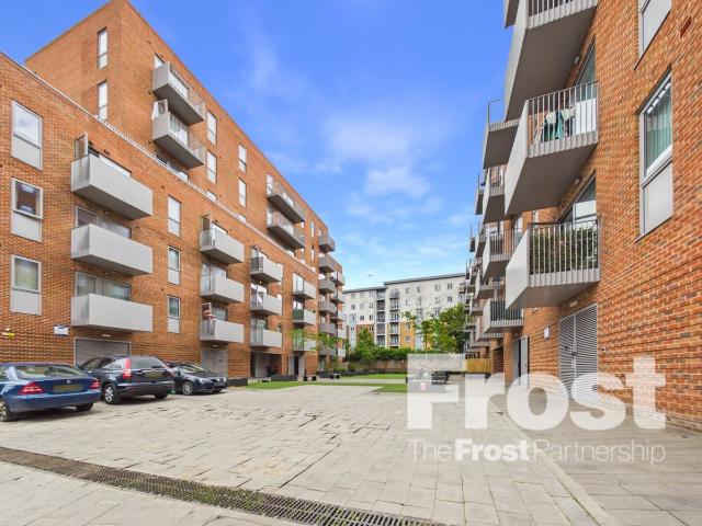 The Metalworks, Petersfield Avenue, Berkshire SL2, 2 bed flat to rent, £1,600 pcm | PrimeLocation