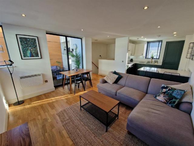 The Mews, Advent Way, Manchester 2 bed duplex to rent £1,600 pcm £369 pw