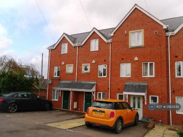 The Mews, Ledbury, HR8 4 bed semi detached house to rent £1,555 pcm £359 pw