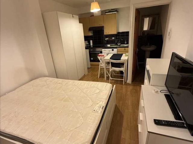 The Mews, London, London N8, Studio to rent, £970 pcm | PrimeLocation