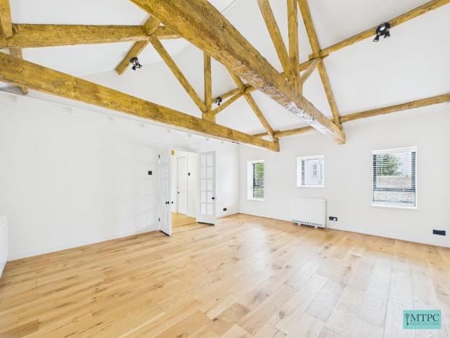 The Mews, Lumby 4 bed end of terrace house to rent £1,795 pcm £414 pw