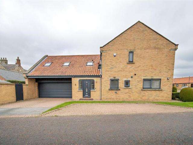 The Mews, Sunderland, SR3 5 bed detached house to rent £2,200 pcm £508 pw