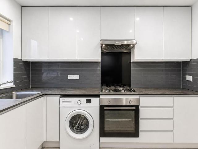 The Meads, Brighton 4 bed terraced house to rent £2,600 pcm £600 pw
