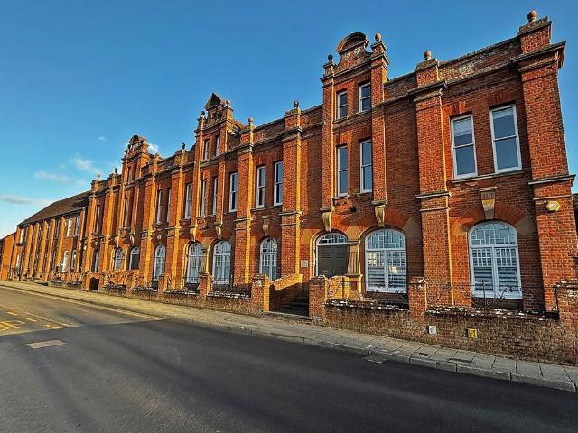 The Merchant Store, Station Road West, Canterbury CT2, 3 bed flat to rent, £1,450 pcm | PrimeLocation