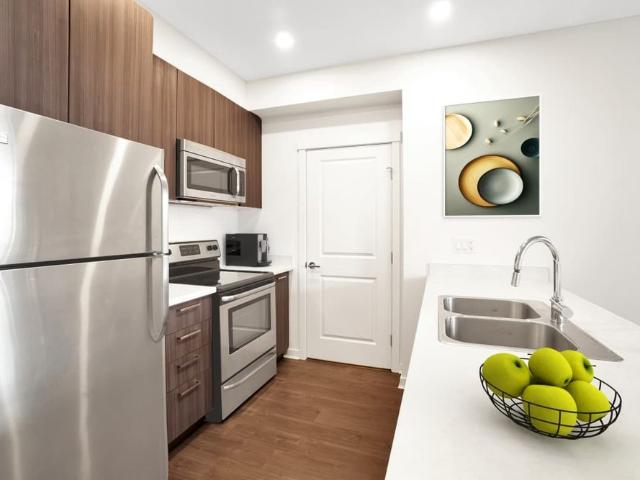 The Meridian Apartments 2 Bedroom + Den