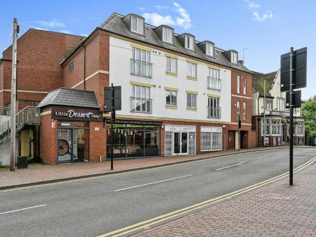 The Mills, Stafford, ST16 1 bed apartment to rent £750 pcm £173 pw