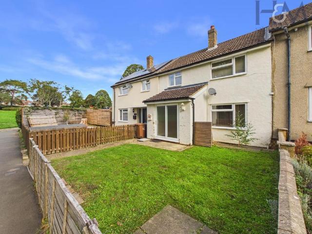 The Noke, Stevenage, Hertfordshire. 3 bed apartment to rent £1,750 pcm £404 pw