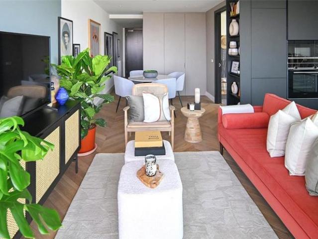 The Navigator Building, Royal. 2 bed apartment to rent £2,550 pcm £588 pw