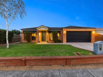 Pakenham, Cardinia County, Victoria - Equipped kitchen