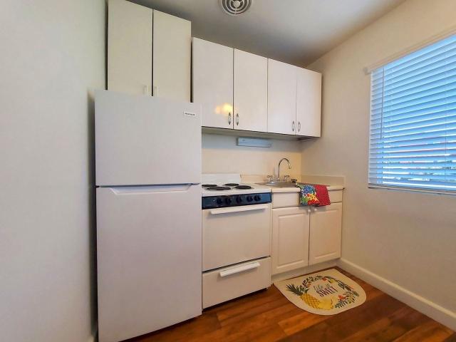 The Ni Si Apartments Studio Apartment for Rent at 4135 Ingraham St, San Diego, CA 92109 Pacific Beach