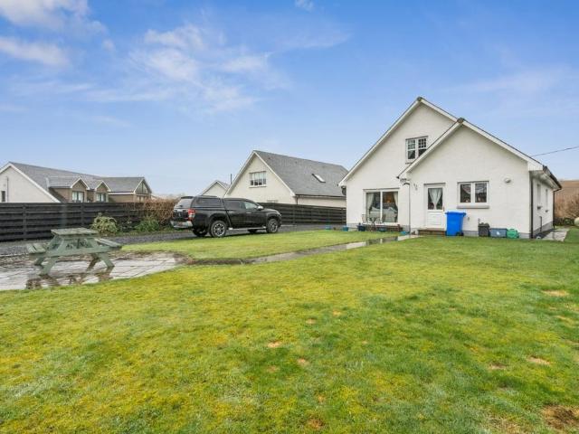 The Small Holdings, Sauchenford West. 4 bed detached house to rent £1,750 pcm £404 pw