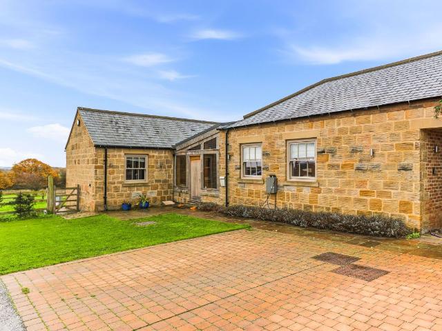 The Smithy, Oulton, Leeds LS26, 3 bed detached house to rent, £2,700 pcm | PrimeLocation