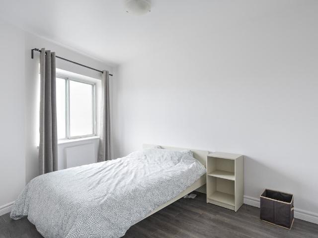 The Saguenay Apartments 1 Bedroom Apartment for Rent at 135 Rue Sherbrooke E, Montréal, QC H2X 1C6