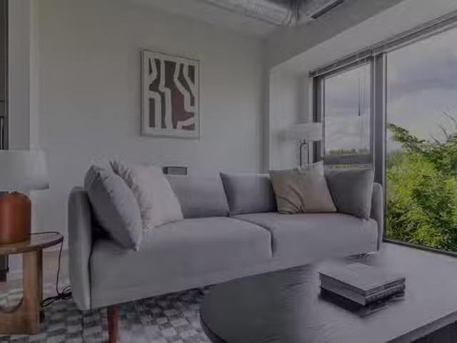 The Scott Residences, 211 West Scott St, Old Town 1 Bedroom.