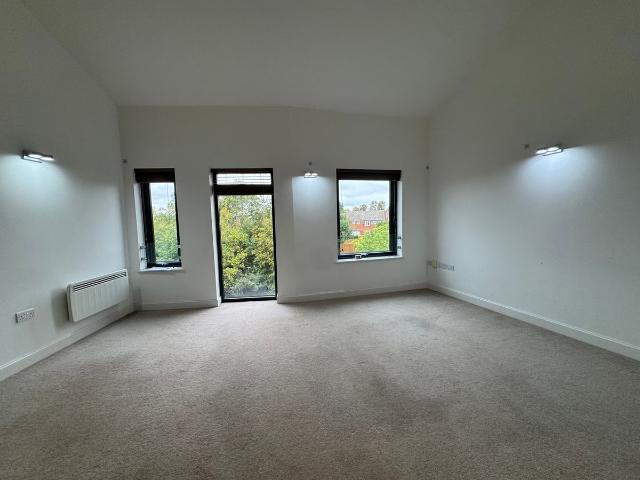 The Serpentine, Aylesbury HP19, 2 bed flat to rent, £1,350 pcm | PrimeLocation