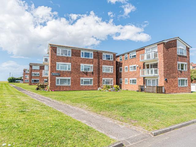 The Serpentine South, Blundellsands L23, 2 bed flat to rent, £1,200 pcm | PrimeLocation
