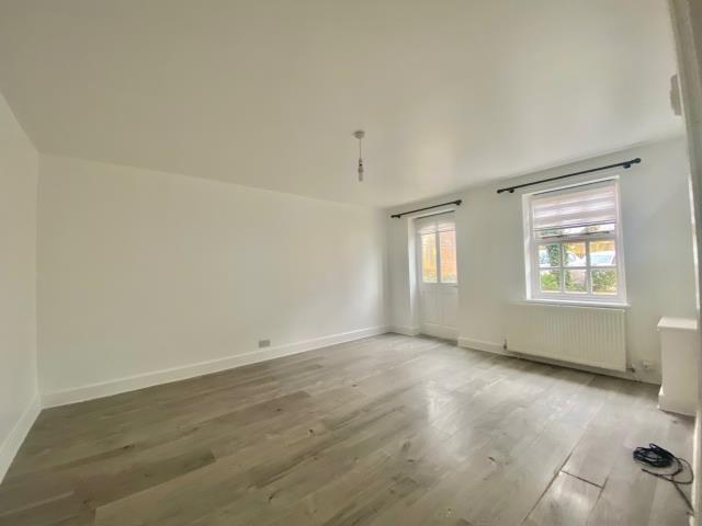 The Shambles, Wallingford OX10, 2 bed flat to rent, £1,400 pcm | PrimeLocation