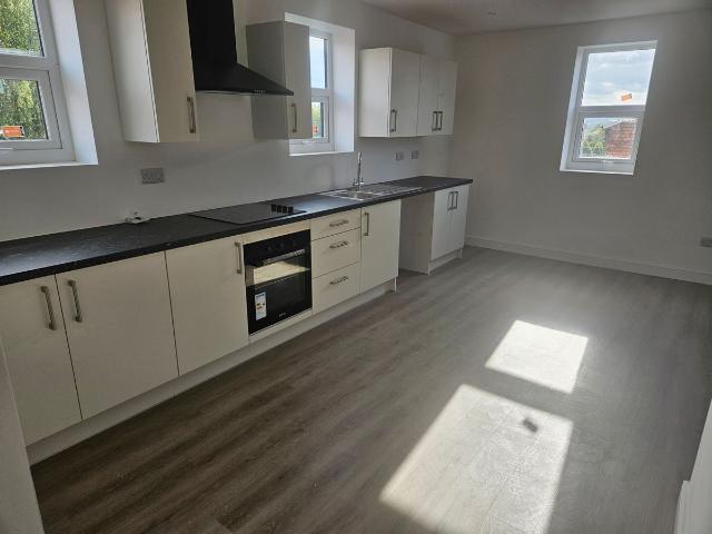 The Shambles, Wednesbury WS10, 2 bed flat to rent, £895 pcm | PrimeLocation
